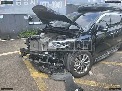 Photo 1 of 11: 2019 Kia Carnival, VIN KNAME81ABKS539708 — Korean insurance auction