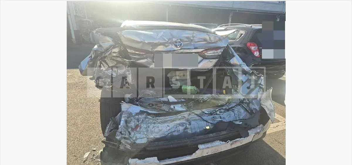 Photo 2 of 32: 2018 Toyota Camry Hybrid — Korean insurance auction