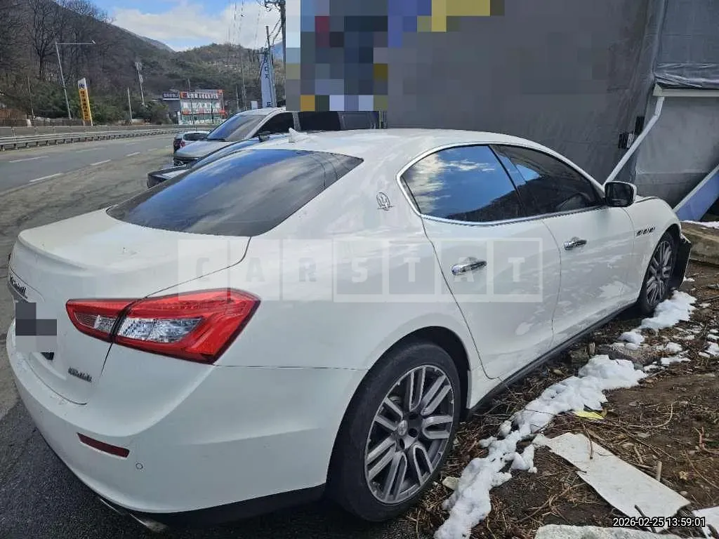 Photo 2 of 18: 2016 Maserati Ghibli — Korean insurance auction