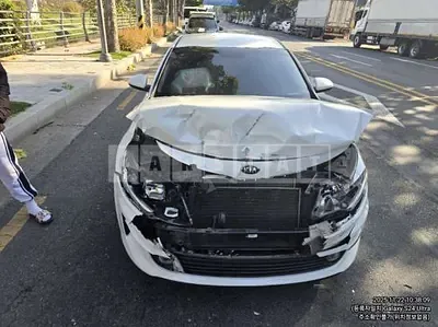Photo 1 of 20: 2017 Kia K5, VIN KNAGS416BHA172734 — Korean insurance auction