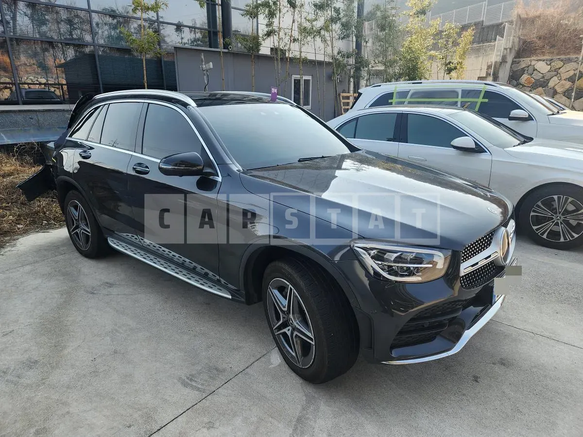 Photo 2 of 6: 2022 Mercedes-Benz GLC300 e 4Matic — Korean insurance auction