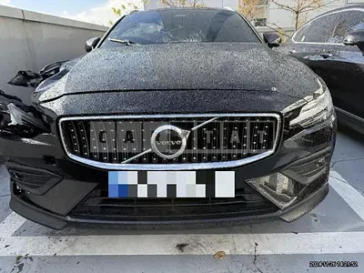 Photo 1 of 10: 2022 Volvo V60CCB5 AWD — Korean insurance auction