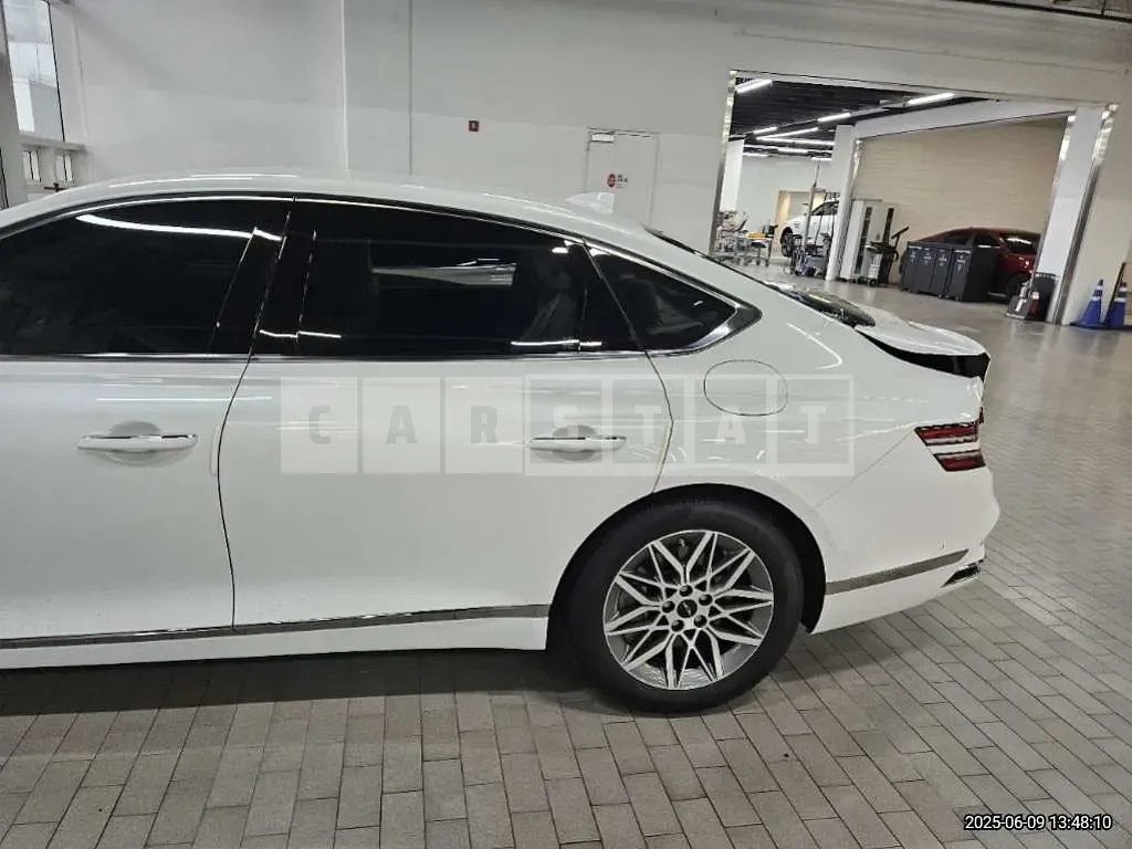 Photo 2 of 10: 2025 Genesis G80 2.5T — Korean insurance auction