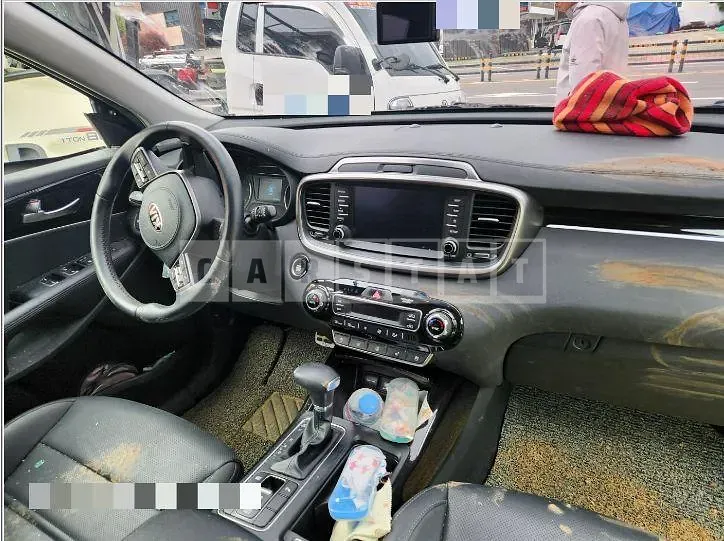 Photo 2 of 18: 2018 Kia Sorento 2.0 — Korean insurance auction