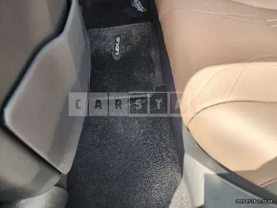 Photo 2 of 36: 2025 Lexus ES300h — Korean insurance auction