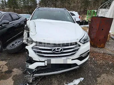 Photo 1 of 10: 2017 Hyundai Santa Fe DM 2.0, VIN KMHSW81UBJU816801 — Korean insurance auction