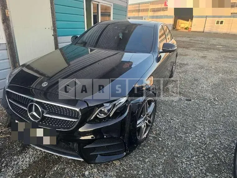 Photo 2 of 13: 2018 Mercedes-Benz E300 — Korean insurance auction