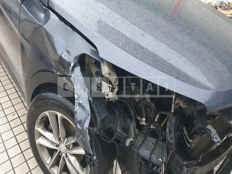 Photo 2 of 28: 2017 Hyundai Santa Fe, VIN KMHSW81UBHU732859 — Korean insurance auction