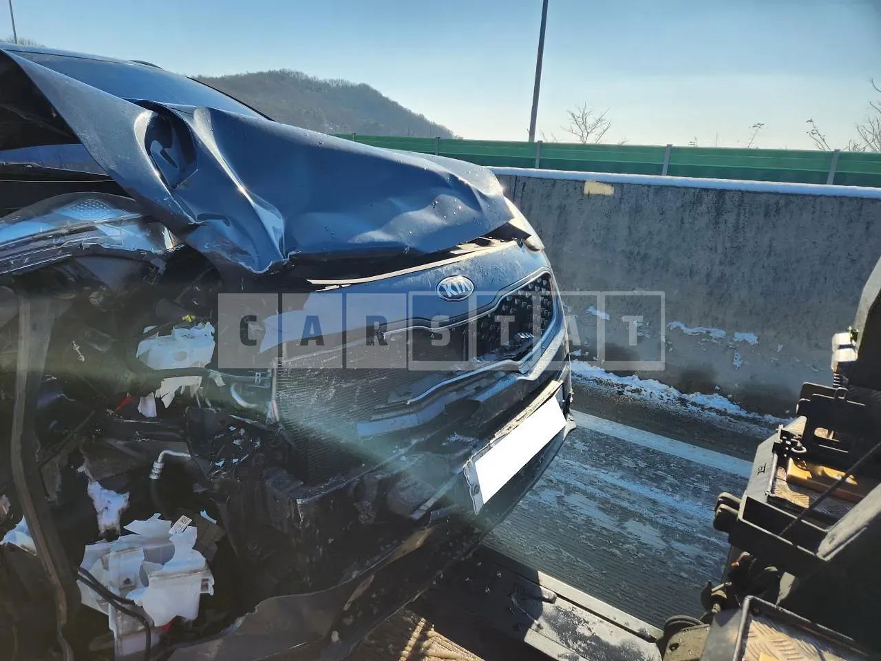 Photo 2 of 6: 2017 Kia Sportage, VIN KNAP6815GJK390446 — Korean insurance auction