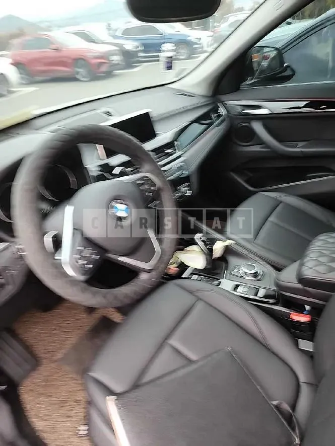 Photo 2 of 26: 2022 BMW X1 xDrive20i, VIN WBA11DG02N5V29729 — Korean insurance auction