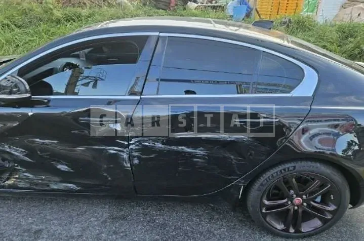 Photo 2 of 9: 2018 Jaguar XE 20d, VIN SAJAB4BN0JCP40728 — Korean insurance auction