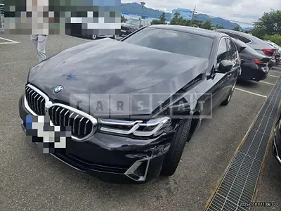 Photo 1 of 17: 2021 BMW 530e — Korean insurance auction