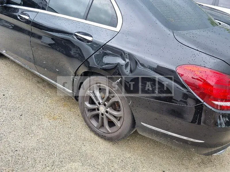 Photo 2 of 20: 2015 Mercedes-Benz C 200, VIN WDDWF4CB6FF096869 — Korean insurance auction