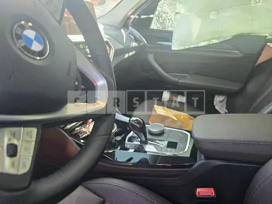 Photo 2 of 17: 2025 BMW X4 xDrive20i — Korean insurance auction
