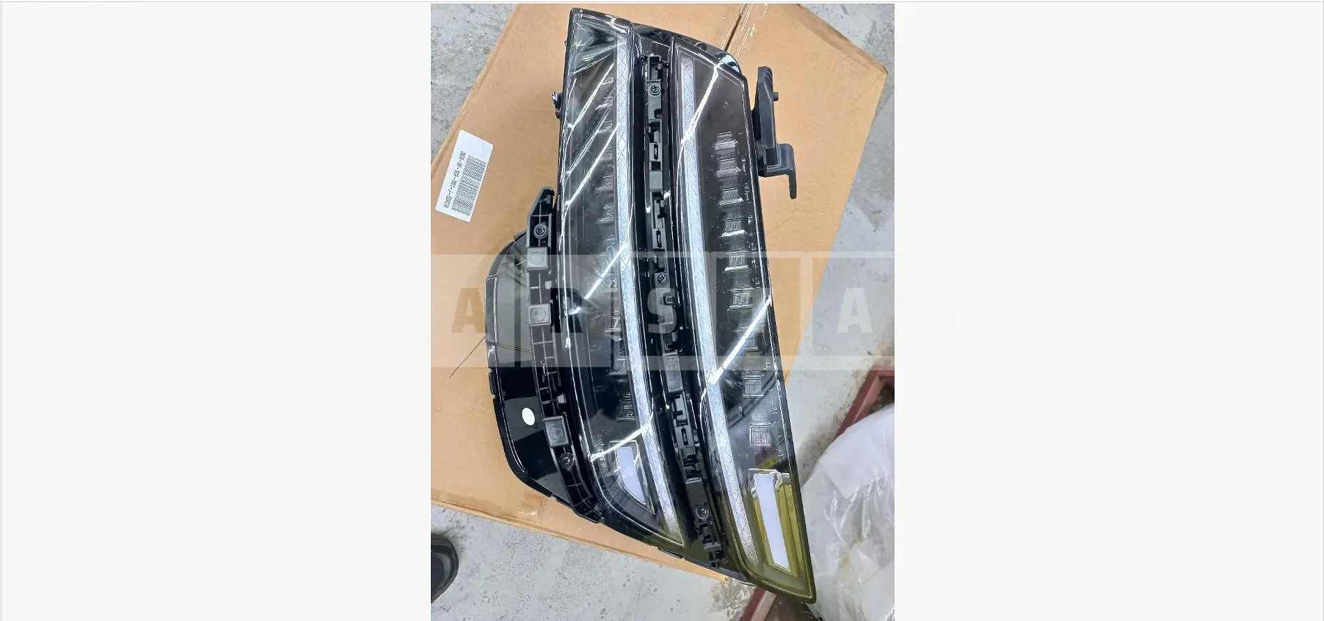 Photo 3 of 3: 2024 Genesis (parts) New G80 2.5T Headlamp — Korean insurance auction