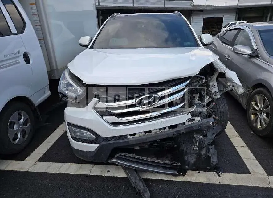 Photo 2 of 12: 2014 Hyundai Santa Fe DM — Korean insurance auction