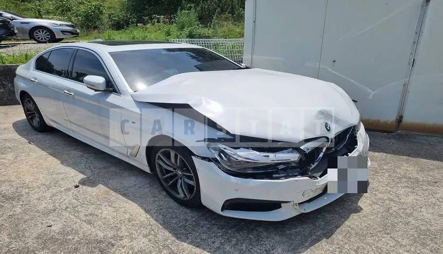 Photo 2 of 21: 2018 BMW 520d xDrive — Korean insurance auction