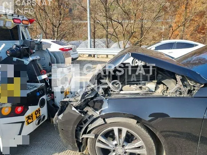 Photo 2 of 6: 2015 Mercedes-Benz E220 BlueTec — Korean insurance auction