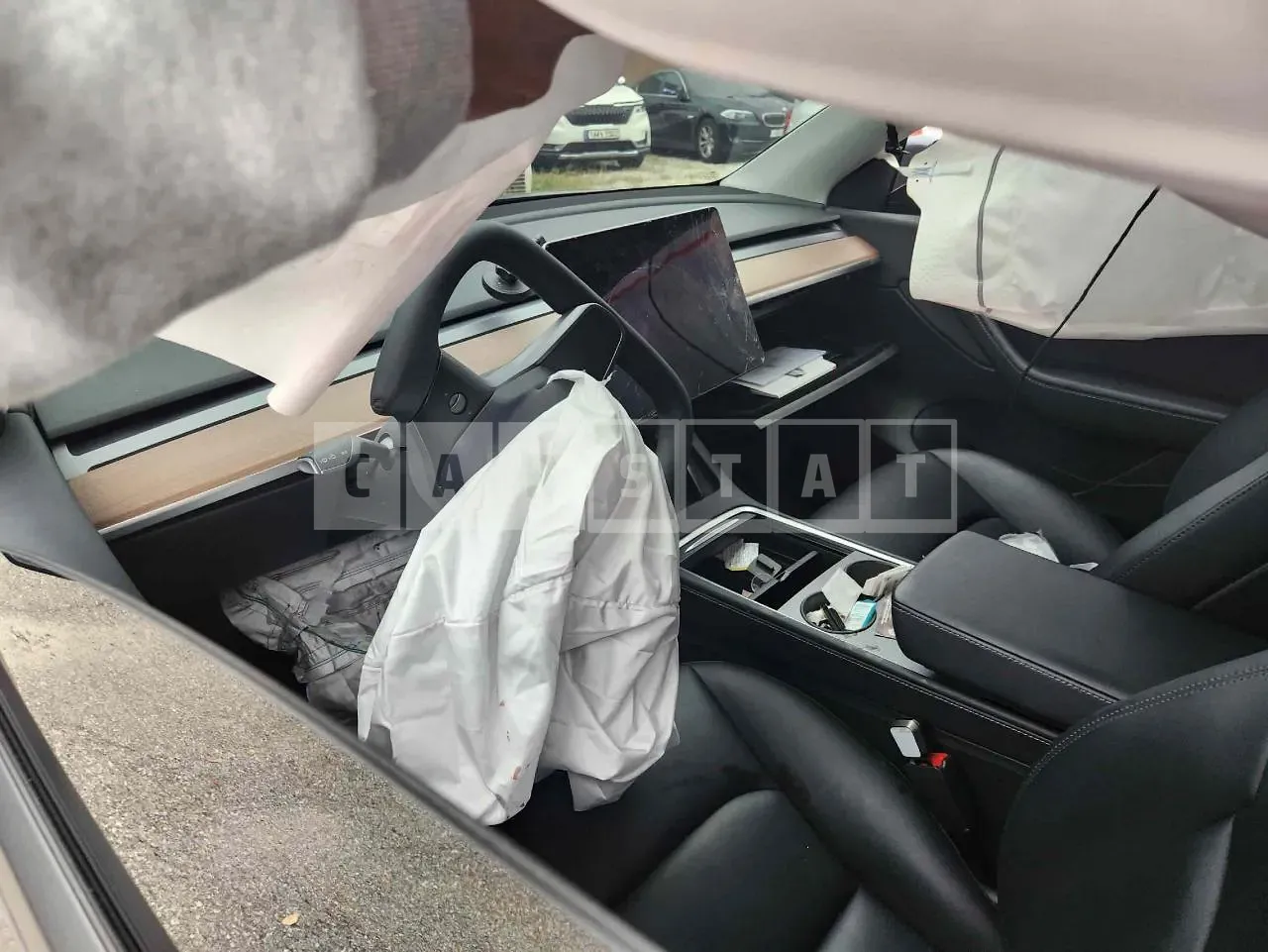 Photo 2 of 24: 2021 Tesla Model Y Long Range, VIN 5YJYGDEE8MF168499 — Korean insurance auction