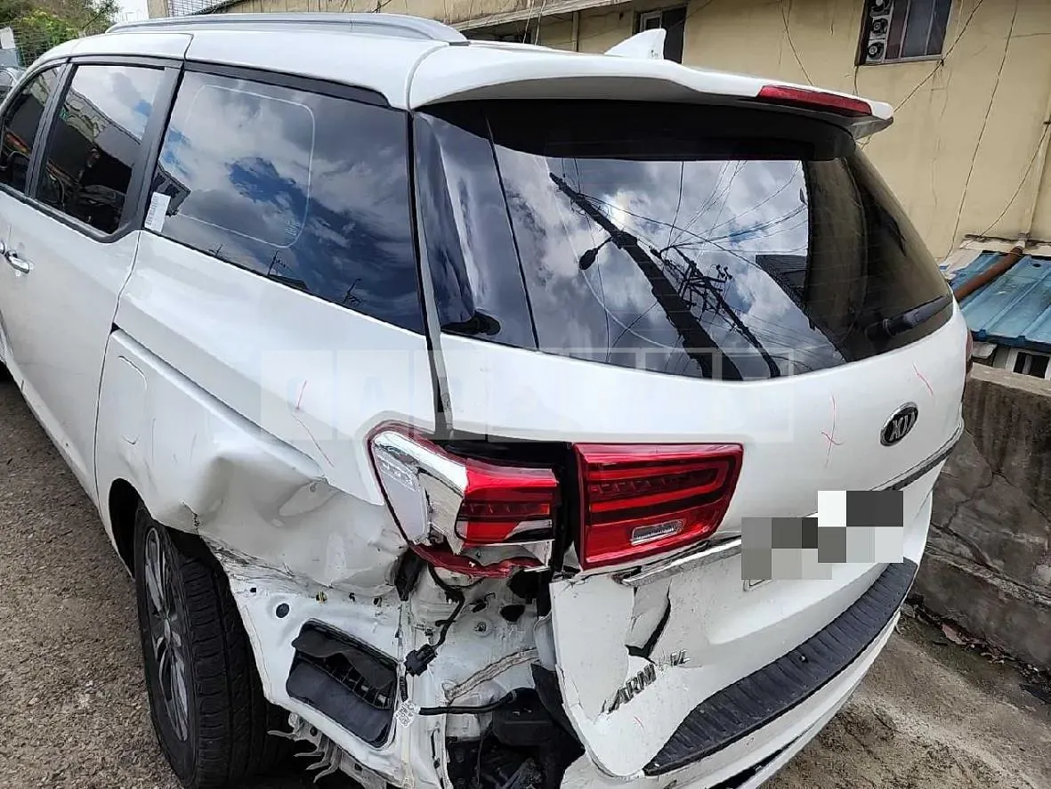 Photo 2 of 18: 2018 Kia All New Carnival 2.2 (Diesel, 9 Seater), VIN KNAMB81ABKS511856 — Korean insurance auction