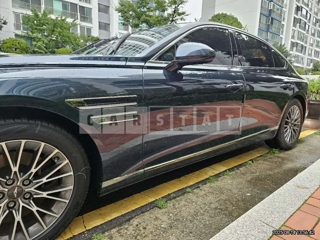 Photo 2 of 12: 2021 Genesis G80 AWD — Korean insurance auction