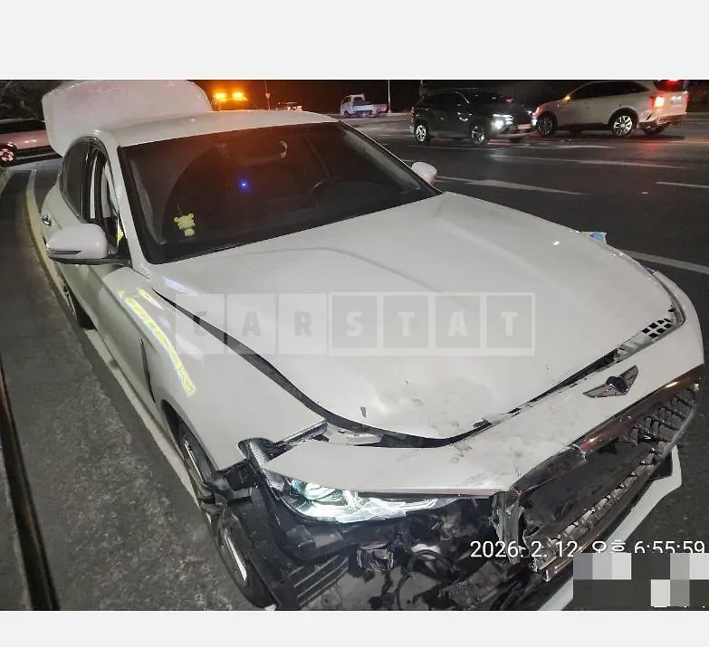 Photo 2 of 14: 2019 Genesis G70 — Korean insurance auction