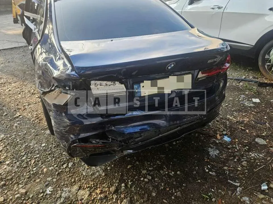 Photo 2 of 31: 2018 BMW 520d — Korean insurance auction