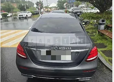 Photo 1 of 26: 2018 Mercedes-Benz E220 d — Korean insurance auction