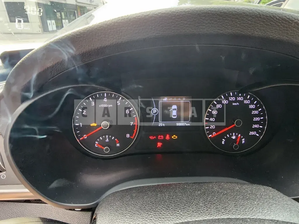 Photo 2 of 7: 2017 Kia K5, VIN KNAGS411BHA134469 — Korean insurance auction