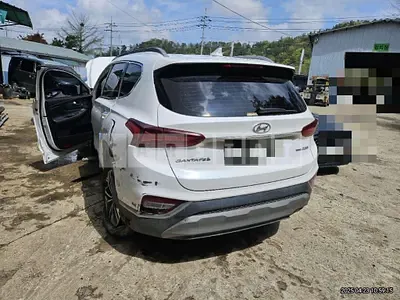 Photo 1 of 8: 2018 Hyundai Santa Fe TM 4WD — Korean insurance auction