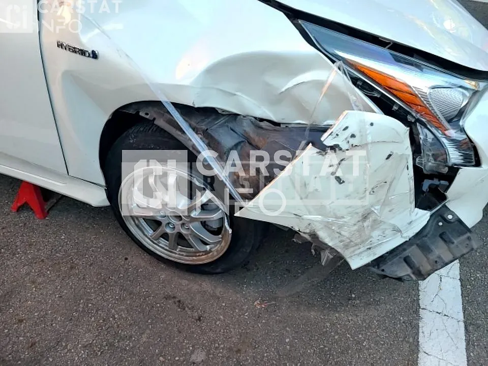Photo 2 of 36: 2018 Toyota Prius, VIN JTDKBRFU3J3083442 — Korean insurance auction