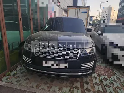 Photo 1 of 44: 2018 Land Rover Range Rover 4.4d, VIN SALGA2BJ1JA509709 — Korean insurance auction