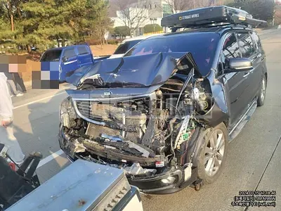 Photo 1 of 6: 2015 Kia Carnivals, VIN KNAMC81ABFS049531 — Korean insurance auction