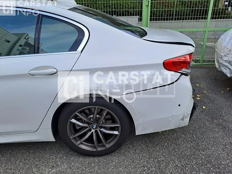 Photo 2 of 21: 2020 BMW 520i M Sport Package, VIN WBAJK9105LCE76426 — Korean insurance auction