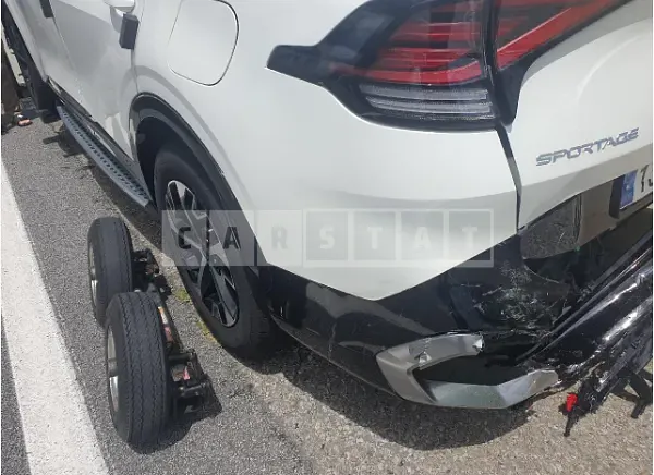 Photo 2 of 16: 2024 Kia Sportage — Korean insurance auction