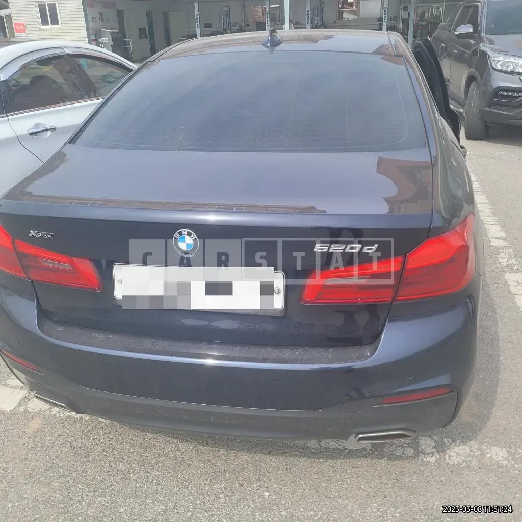 Photo 2 of 9: 2017 BMW 520d xDrive, VIN WBAJC5106JWB84317 — Korean insurance auction