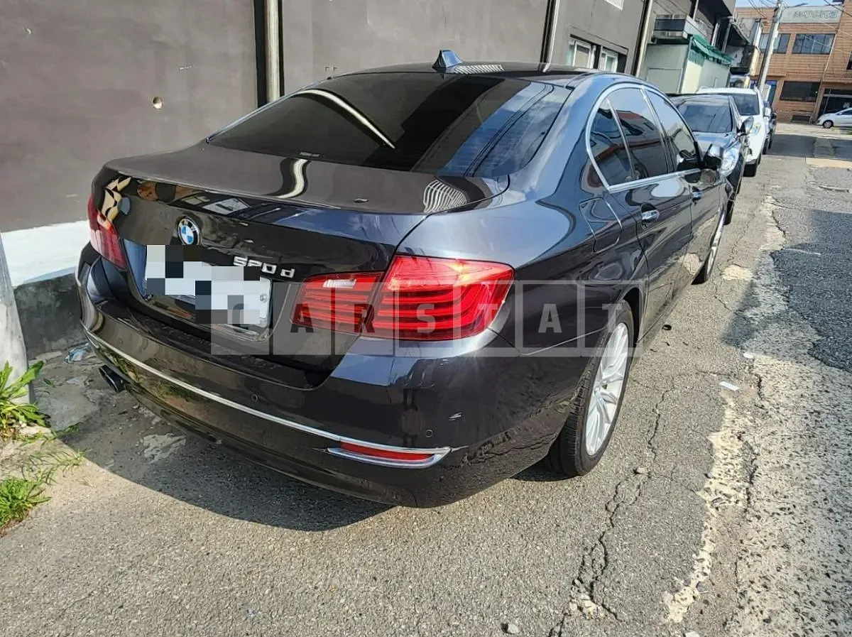 Photo 2 of 10: 2015 BMW 520d, VIN WBA5E5107FG056405 — Korean insurance auction
