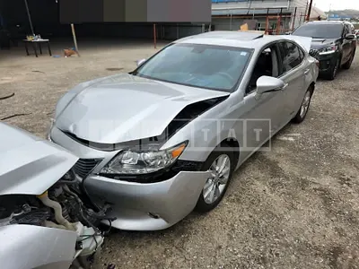 Photo 1 of 6: 2014 Lexus ES300h — Korean insurance auction