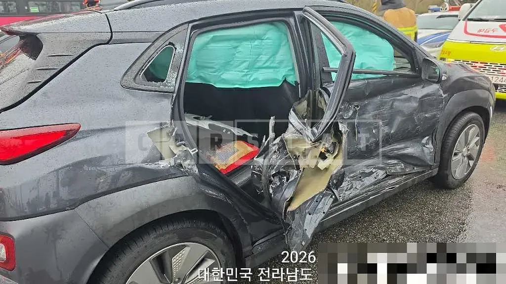 Photo 2 of 10: 2019 Hyundai Kona Electric Car — Korean insurance auction