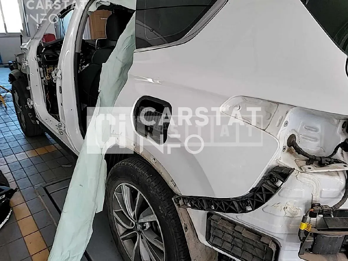 Photo 2 of 36: 2020 Hyundai Santa Fe 2.0 (4WD), VIN KMHS281BDLU297854 — Korean insurance auction