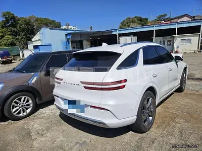 Photo 1 of 43: 2022 Genesis GV70 Electric Car AWD — Korean insurance auction
