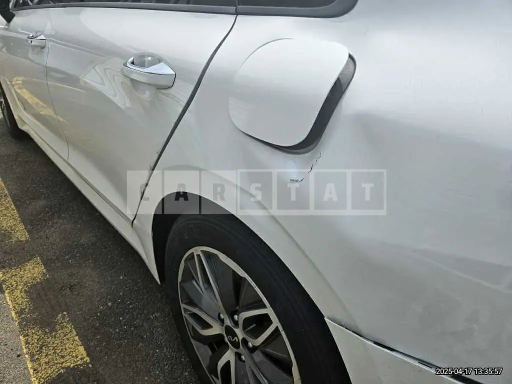 Photo 2 of 8: 2022 Kia K5 Hybrid — Korean insurance auction