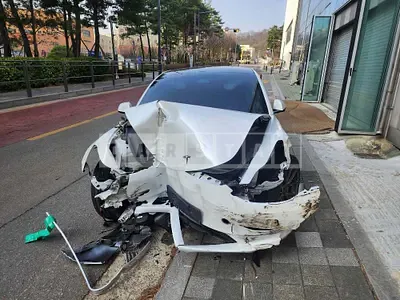 Photo 1 of 35: 2021 Tesla Model 3 Long Range, VIN 5YJ3E1EBXMF025672 — Korean insurance auction