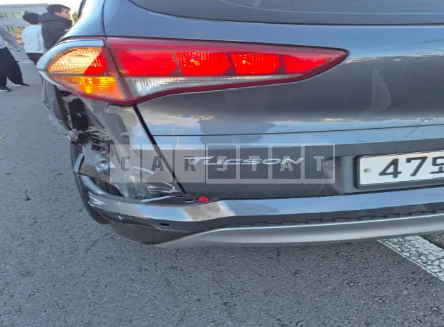 Photo 2 of 4: 2017 Hyundai Tucson — Korean insurance auction