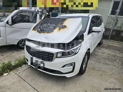 Photo 1 of 23: 2018 Kia Carnivals — Korean insurance auction