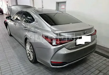 Photo 2 of 40: 2019 Lexus ES300h, VIN JTHB21B1XK2048464 — Korean insurance auction