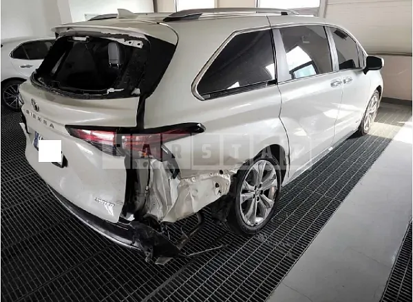 Photo 2 of 21: 2021 Toyota Sienna Hybrid 2WD — Korean insurance auction
