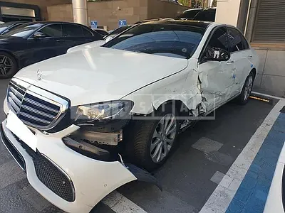 Photo 1 of 1: 2016 Mercedes-Benz E300 4Matic, VIN WDDZF4KB7HA072711 — Korean insurance auction