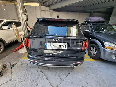 Photo 1 of 22: 2021 Kia Sorento, VIN KNARH81GBMA037677 — Korean insurance auction