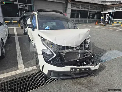 Photo 1 of 12: 2023 Kia Sportage, VIN KNAPV81BGRK233345 — Korean insurance auction